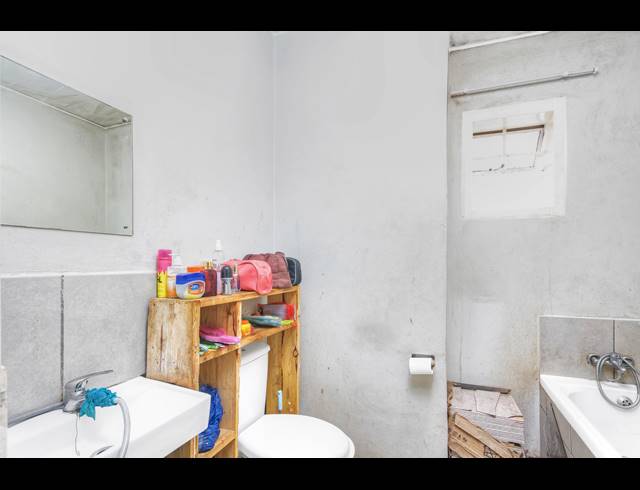 2 BEDROOM APARTMENT FOR SALE IN SOUTH HILLS